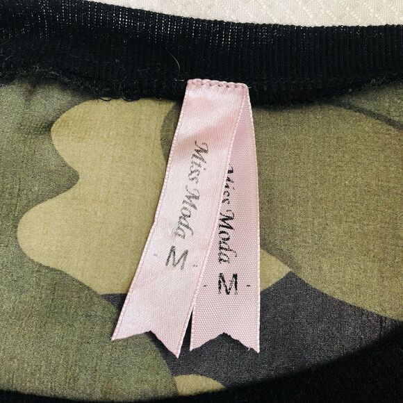 Miss Moda Camo Skull Women’s Size Medium Top - Picture 3 of 8